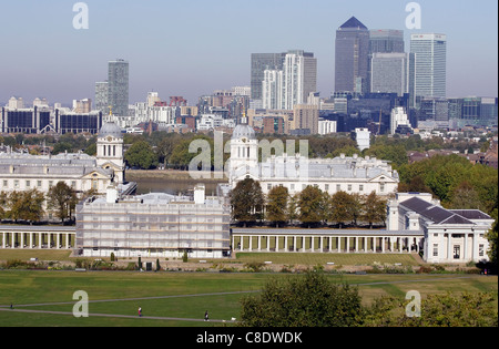 Der Blick über Greenwich Park in Süd-London, aus dem Royal Observatory über die Themse in Richtung central London. Stockfoto