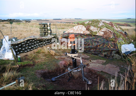 L16A2 81mm Mörser ist eine Battlegroup Ebene indirektes Feuer Waffe, die in der Lage genaue er Rauch Licht Stockfoto