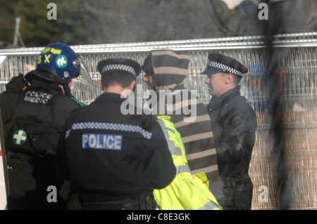 Vertreibung der Bewohner weiter ohne Unterlaß für den zweiten Tag am Dale Farm Reisende Standort, Riesenkrabben Hill, in der Nähe von Basildon, Essex, UK, Europa. 20. Oktober 2011 Stockfoto