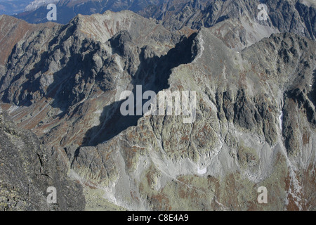 Vychodna Vysoka (2.428 m) vom Gipfel des Gerlach Spitze oder Gerlachovsky Stit (2.655 m) in der hohen Tatra, Slowakei. Stockfoto