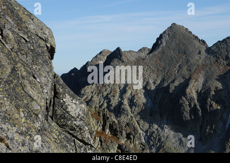 Vychodna Vysoka (2.428 m) von den Hängen des Gerlach Spitze oder Gerlachovsky Stit (2.655 m) in der hohen Tatra, Stockfoto