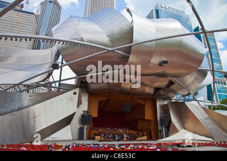 Jay Pritzker Pavilion, entworfen von Frank Gehry, Millennium Park, Chicago, IL, USA Stockfoto