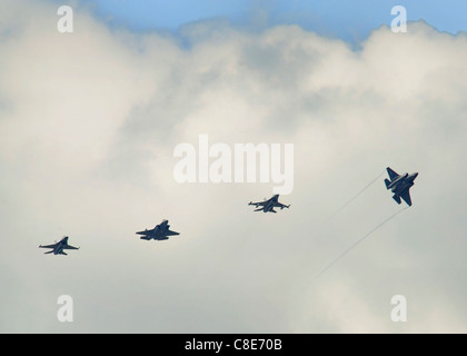 Zwei F-35A Lightning II joint Strike Fighters waren an Eglin Air Force Base, Florida geliefert, Stockfoto