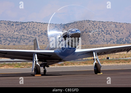 P-51 Mustang Galloping Ghost während ein Motor-Testlauf an der 2011 Reno National Championship Air Races Stockfoto