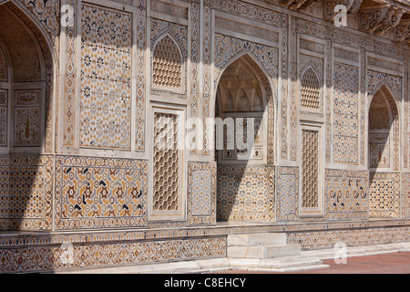 Grab von Etimad Ud Doulah, 17. Jahrhundert Mughal Grab erbaut 1628, Agra, Indien Stockfoto