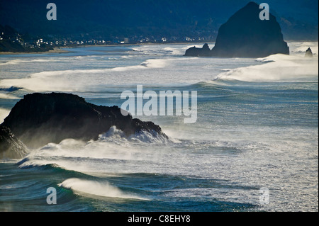 Cannon Beach, Haystack Rock, Ecola State Park, Lewis und Clark National und historischen Park, Oregon, Oregon Coast, USA, bin Norden Stockfoto