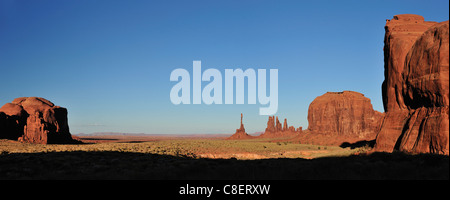 Wüste, Landschaft, Sonnenuntergang, Totempfahl, Navajo, Rock, Indian Reservation, Monument Valley Tribal Park, Arizona, USA, Vereinigte Staaten Stockfoto