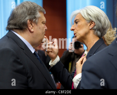 21.10.2011 - abgebildet in der Eurogruppe Treffen der Finanzminister der Euro-Zone waren, von links nach rechts, der griechische Finanzminister Evangelos Venizelos und Christine Lagarde, Generaldirektor des Internationalen Währungsfonds. Foto: Peter Cavanagh. Stockfoto