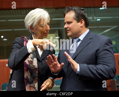 21.10.2011 - abgebildet in der Eurogruppe Treffen der Finanzminister der Eurozone Christine Lagarde, Generaldirektor des Internationalen Währungsfonds mit niederländische Finanzminister Jan Kees de Jager. Stockfoto