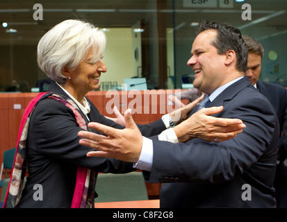 21.10.2011 - abgebildet in der Eurogruppe Treffen der Finanzminister der Euro-Zone, Christine Lagarde, Generaldirektor des Internationalen Währungsfonds mit niederländische Finanzminister Jan Kees de Jager. Stockfoto