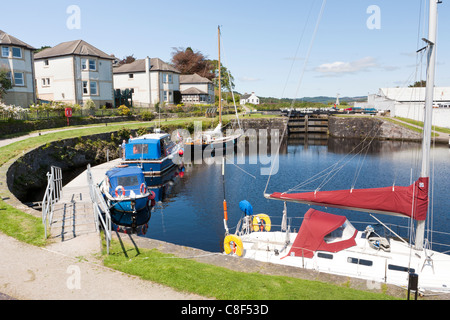 Das Becken auf dem Crinan Kanal oberhalb der Schleuse bei Ardrishaig, Argyll & Bute, Scotland, Zugang zu Loch Gilp und Loch Fyne Stockfoto