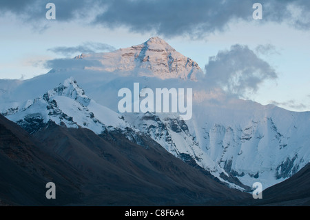 Mount Everest (Sagarmatha Mount, Zhumulangma Peak, höchster Berg der Welt, 8.848 Meter über dem Meeresspiegel, Tibet, China Stockfoto