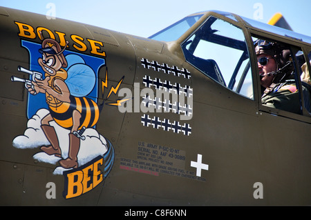 "Boise Biene", P - 51C WW2 Kämpfer bei ihr Debüt in Nampa Flughafen abheben wird vorbereitet Stockfoto