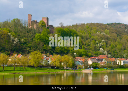 Die Ruinen der Burg Henneburg, Stadtprozelten am Main, Franken, Bayern, Deutschland Stockfoto