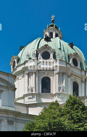 Die Karlskirche ist eine römisch-katholische Pfarrkirche und zählt zu den bedeutendste Barockkirche nördlich der Alpen, Vienna Stockfoto