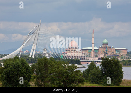 Malaysia, Asien, in der Nähe, in der Nähe, Kuala Lumpur, Putrajaya, Seri Wawasan Brücke, Brücke, modern, Putra Moschee, Moschee, Architektur Stockfoto