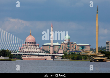 Malaysia, Asien, in der Nähe, in der Nähe, Kuala Lumpur, Putrajaya, Seri Wawasan Brücke, Brücke, modern, Putra Moschee, Moschee, Architektur Stockfoto