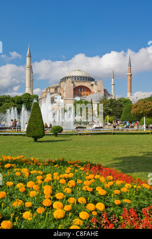 Die Haghia Sophia (Aya Sofya, byzantinische Denkmal aus 532AD, UNESCO-Weltkulturerbe, Sultanahmet, Istanbul, Türkei Stockfoto