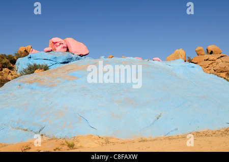 Gemalte Felsen in der Nähe von Tafraoute, Souss-Massa-Draa Region, Marokko Stockfoto