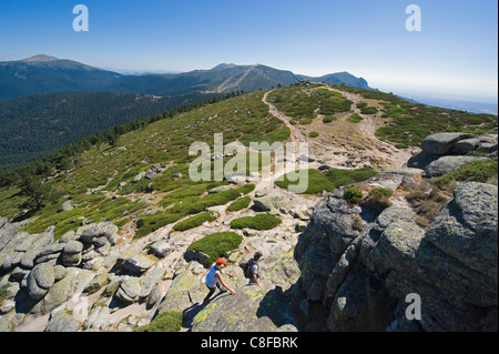 Wanderer am Sietos Picos (sieben Gipfeln, in der Sierra de Guadarrama, Madrid, Spanien Stockfoto