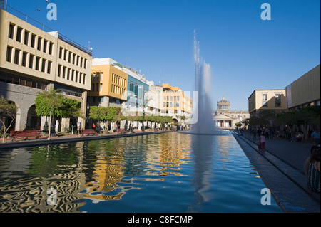 Wasser-Brunnen am Instituto Cultural de Cabanas, UNESCO-Weltkulturerbe, Guadalajara, Mexiko Stockfoto