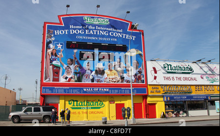 Nathans berühmten Hotdog Eating Contest anmelden Coney Island Stockfoto