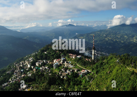 Gangtok gesehen von Ganesh Tok, East Sikkim, Sikkim, Indien Stockfoto