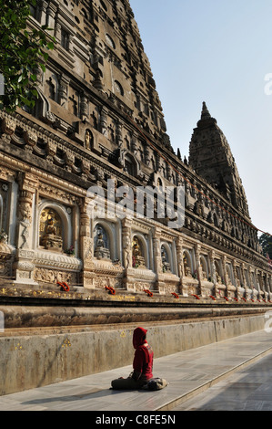 Pilger, Mahabodhi Tempel, UNESCO-Weltkulturerbe, Bodh Gaya (Bodhgaya, Bezirk Gaya, Bihar, Indien Stockfoto