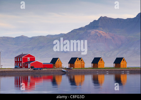 Eskifjordur Dorf, Eskifjordur Fjord, Osten Fjorde Region (Austurland, Island, Polarregionen Stockfoto