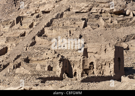 Blick auf archäologische Stätte am Nag el Sheib, südlich von Edfu aus Fluss Nil, Ägypten Stockfoto