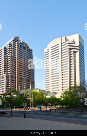 Zwei Hochhäuser; Drei bundesweit Plaza und das William Green Building in Columbus, Ohio. Stockfoto