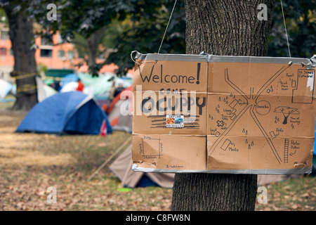 Die Karte von "Besetzen Toronto" Camp in St. James Park Toronto, Ontario, Kanada, auf Samstag, 22. Oktober 2011.          "Occupy Toronto"-Bewegung, die am 15. Oktober 2011 begann trat die Occupy Wall Street und europäischen Indignated Bewegungen. Stockfoto