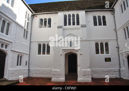 Die alten Tudor-Gebäude, die Royal Grammar School, High Street, Guildford, Surrey, England, Vereinigtes Königreich Stockfoto