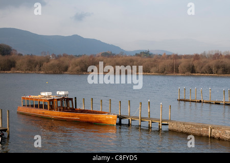 Passagier-Start vor Anker in Keswick Steganlage Stockfoto