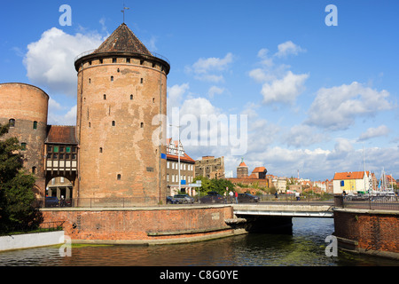 Stagiewna-Tor (Polnisch: Stagwie Mleczne) auf der Granarieninsel, Verteidigungsturm im gotischen Stil in Danzig, Polen Stockfoto