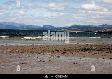 Loch Carron und die Applecross Berge aus Rubha Ardnish Strand Breakish Broadford Isle Of Skye Schottland Stockfoto