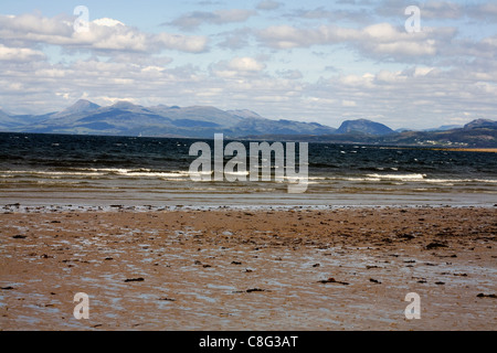 Loch Carron und die Applecross Berge aus Rubha Ardnish Strand Breakish Broadford Isle Of Skye Schottland Stockfoto