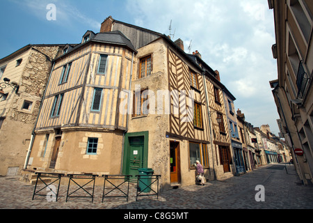 Historische Fachwerkhäuser und Geschäfte, Ferté Bernard; Département De La Sarthe;. Frankreich; Europa Stockfoto