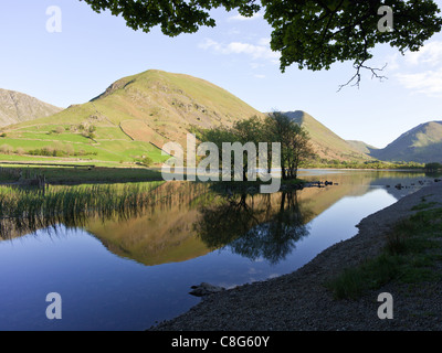 Englischen Lake District - Hartsop Dodd, spiegelt sich im Wasser der Brüder Stockfoto