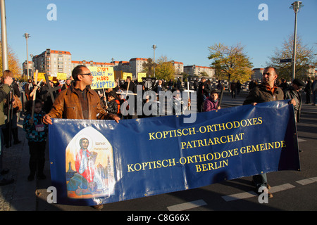 Demonstration der koptischen orthodoxen Kirche Berlin gegen Mord der koptischen orthodoxen Christen in Ägypten Stockfoto