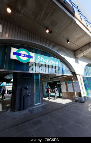 Shadwell Docklands Light Railway (DLR) Station, London, UK. Stockfoto