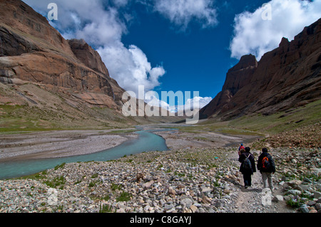 Pilger, die Kora um den Heiligen Berg Mount Kailash in Tibet, China Western zu tun Stockfoto