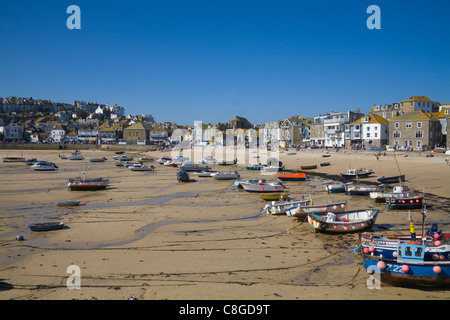 St Ives Cornwall England UK Blick über Hafen von diesem beschäftigt Cornish Seaside Resort Ebbe Stockfoto