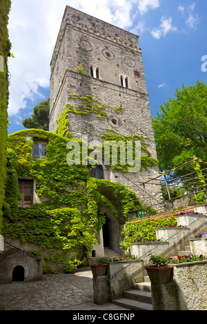 Turm aus dem 11. Jahrhundert in Gärten der Villa Rufolo, Ravello, Amalfi-Küste, UNESCO World Heritage Site, Kampanien, Italien Stockfoto