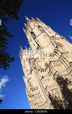 Detailansicht der Turm des York Minster, York, North Yorkshire, England Stockfoto