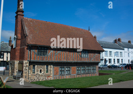 Die Moot Hall Museum am Markt Cross in Aldeburgh, Suffolk Stockfoto