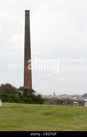 Lowry Berwick nach Tweed - ein Schornstein bei Tweedmouth Stockfoto