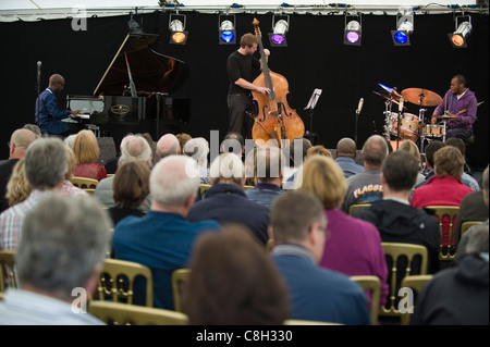 Robert Mitchell 310 Jazzband erklingt in Brecon Jazz Festival 2011 Stockfoto