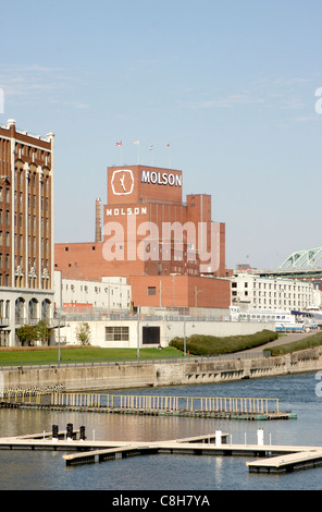 Ansicht der Molson Brauerei und Jacques Cartier Brücke aus alten Montreal, Kanada Stockfoto