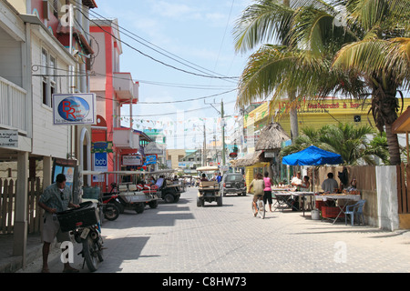 Barrier Reef Drive, San Pedro, Ambergris Caye (aka La Isla Bonita), Barrier Reef, Belize, Karibik, Zentral- und Lateinamerika Stockfoto